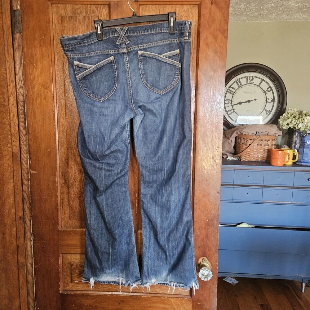Old Navy Lowest Rise Size 16 Flare Denim Jeans Leg 31"‎ In Inseam